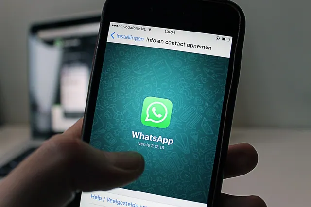 whatsapp, tech, technology, iphone, app, phone, text message, message, chat, smartphone, application, to chat, whatsapp, whatsapp, whatsapp, whatsapp, whatsapp. A new-phone migration and old-phone retirement case