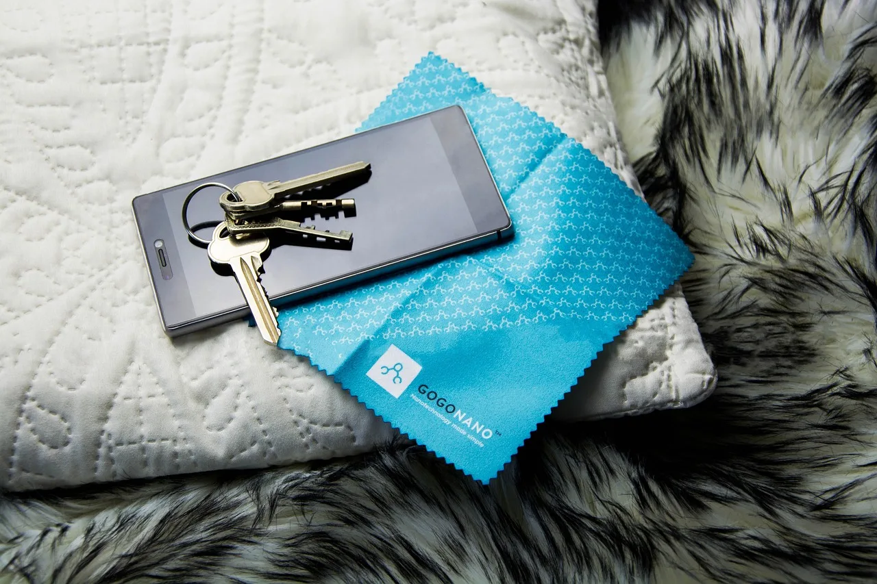 screen protector, keys, smartphone, microfiber, fabric, liquid screen protector, nanotechnology, nano, mobile phone, cellphone, protection, screen protector, screen protector, screen protector, screen protector, screen protector, nanotechnology. Phone and tablet security checklist: set it up before a loss
