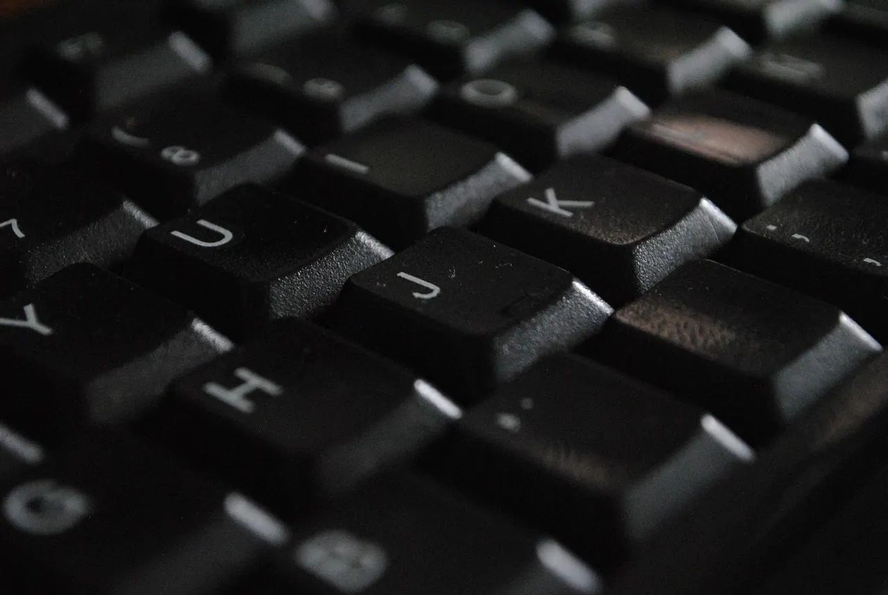 keyboard, black, hardware, tech, computer, office, business, laptop, technology, macro, black business, black computer, gray computer, black office, gray office, black technology, 