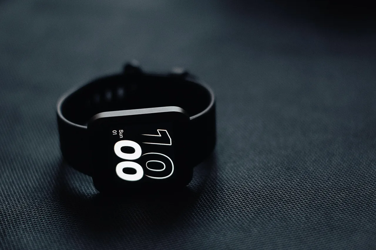 smartwatch, technology, watch, time, device, wireless, smart, digital, modern, mobile, gadget, electronic, wristwatch, wearable, touchscreen, wearable tech, sportswear, smartwatches, running gear, sports technology, object, modern technology, smart devices, sports gear, time management, smartwatch, smartwatch, smartwatch, smartwatch, smartwatch, technology. Smart home checklist: updates, batteries, automations, and outage readiness