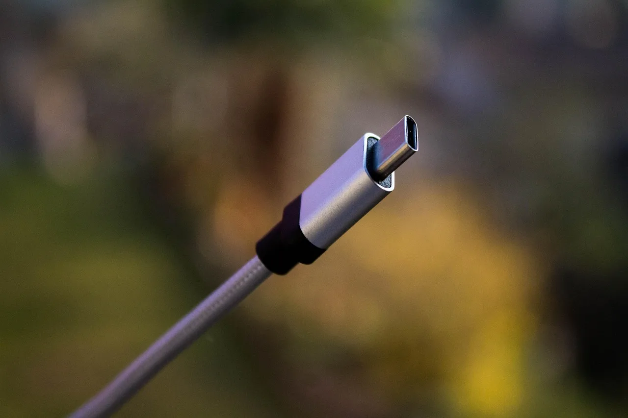 iorange, usb, cable, type c, grey, silver, nylon, first floor, blur, usb, type c, type c, type c, type c, type c. USB-C Cable Types and Speeds: How to Read Wattage, Data Rate, and Certification Labels