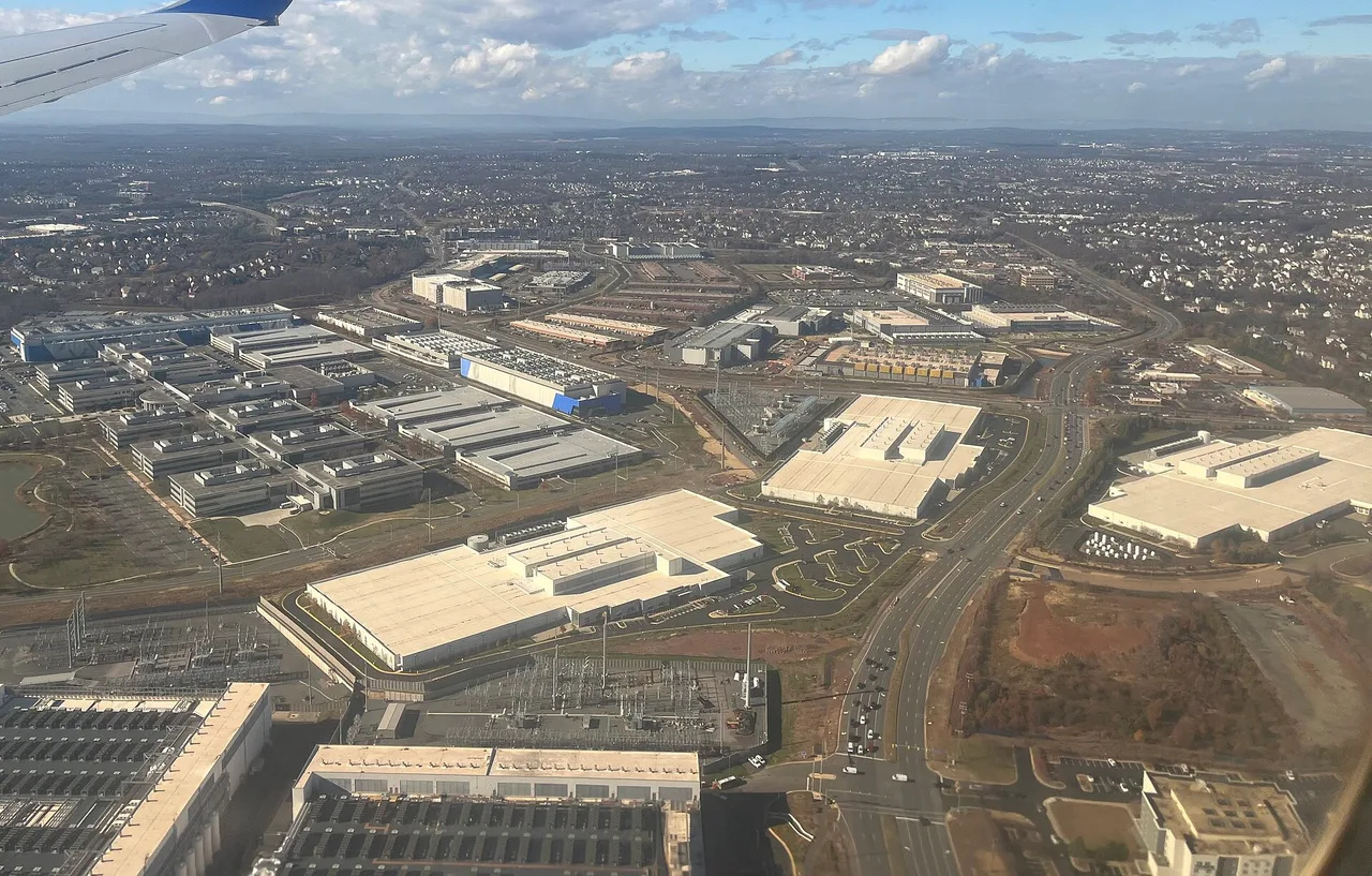 Aerial view of several data-center buildings in Ashburn, Virginia